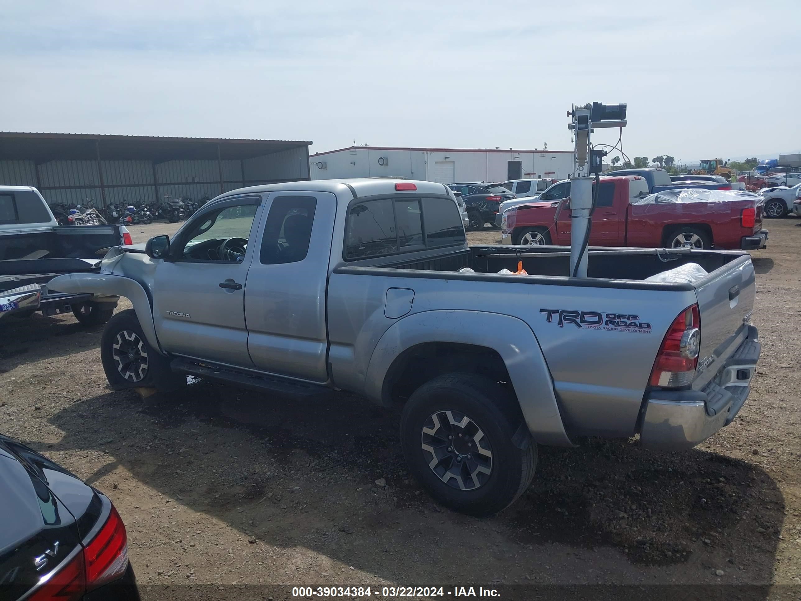 Photo 14 VIN: 5TFTU4GN2EX052500 - TOYOTA TACOMA 