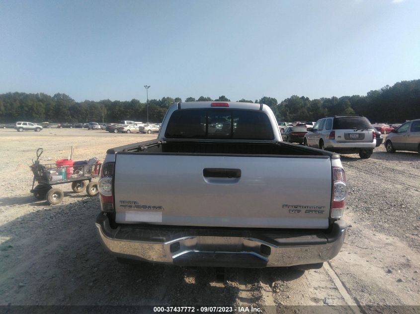 Photo 16 VIN: 5TFTU4GN3DX029046 - TOYOTA TACOMA 