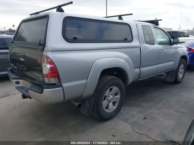 Photo 3 VIN: 5TFTU4GN3DX049149 - TOYOTA TACOMA 