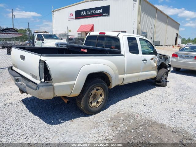 Photo 3 VIN: 5TFTU4GN6CX015673 - TOYOTA TACOMA 