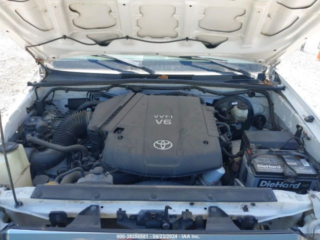 Photo 9 VIN: 5TFTU4GN6CX015673 - TOYOTA TACOMA 