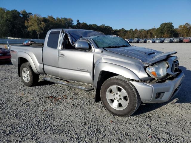 Photo 3 VIN: 5TFTU4GN8EX055076 - TOYOTA TACOMA PRE 