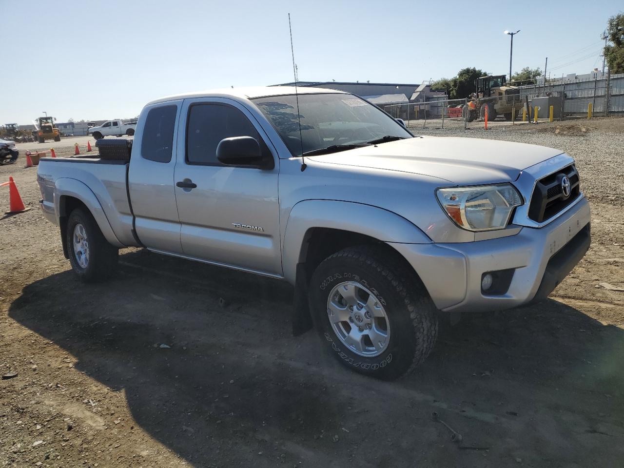 Photo 3 VIN: 5TFTU4GN9DX050144 - TOYOTA TACOMA 