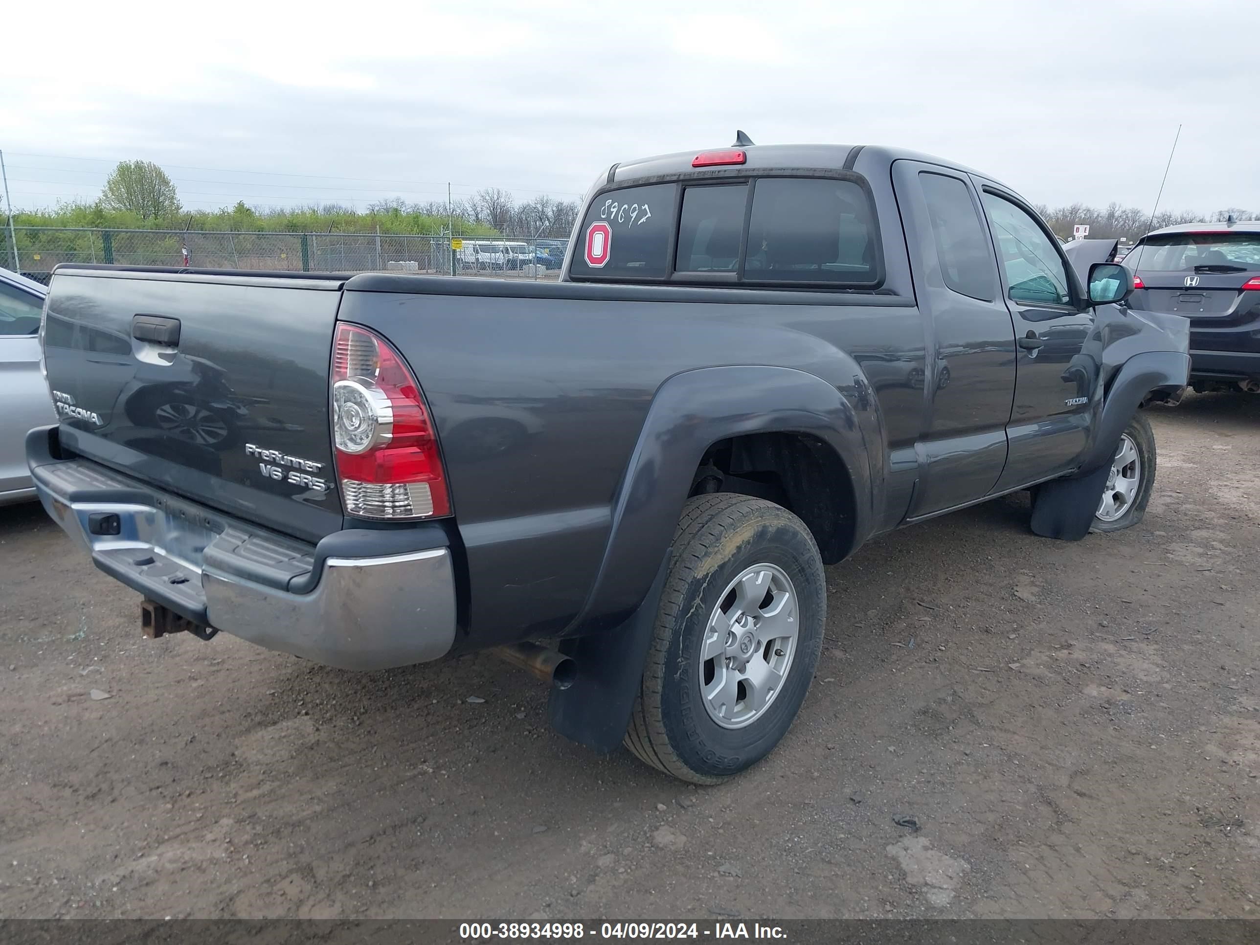 Photo 3 VIN: 5TFTU4GNXFX089697 - TOYOTA TACOMA 