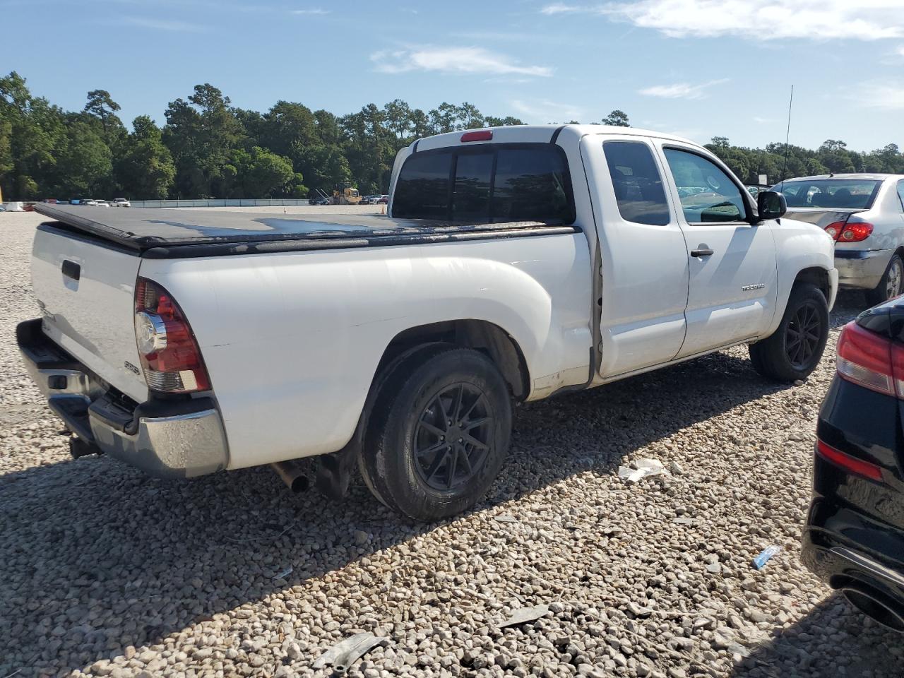 Photo 2 VIN: 5TFTX4CN1BX004172 - TOYOTA TACOMA 