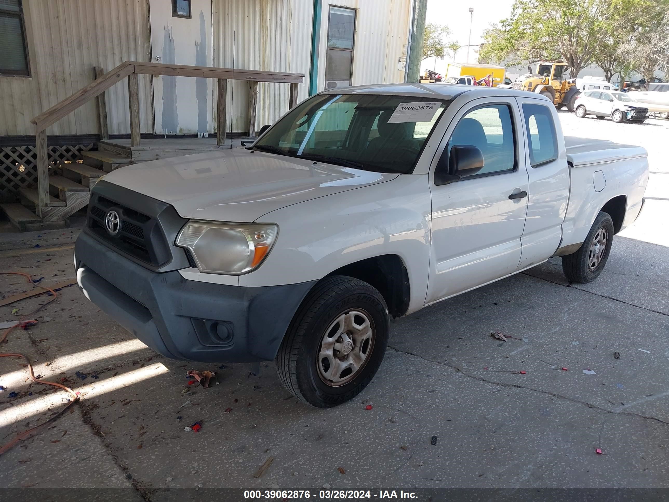 Photo 1 VIN: 5TFTX4CN2FX053824 - TOYOTA TACOMA 