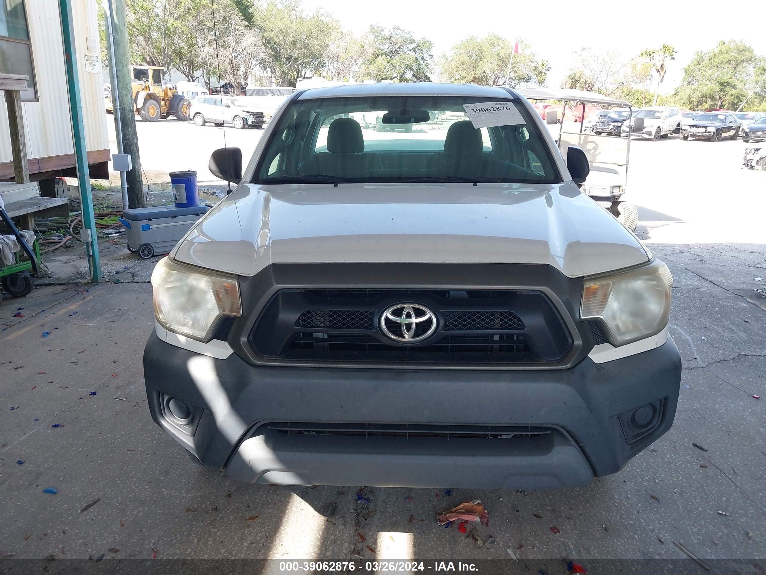 Photo 11 VIN: 5TFTX4CN2FX053824 - TOYOTA TACOMA 