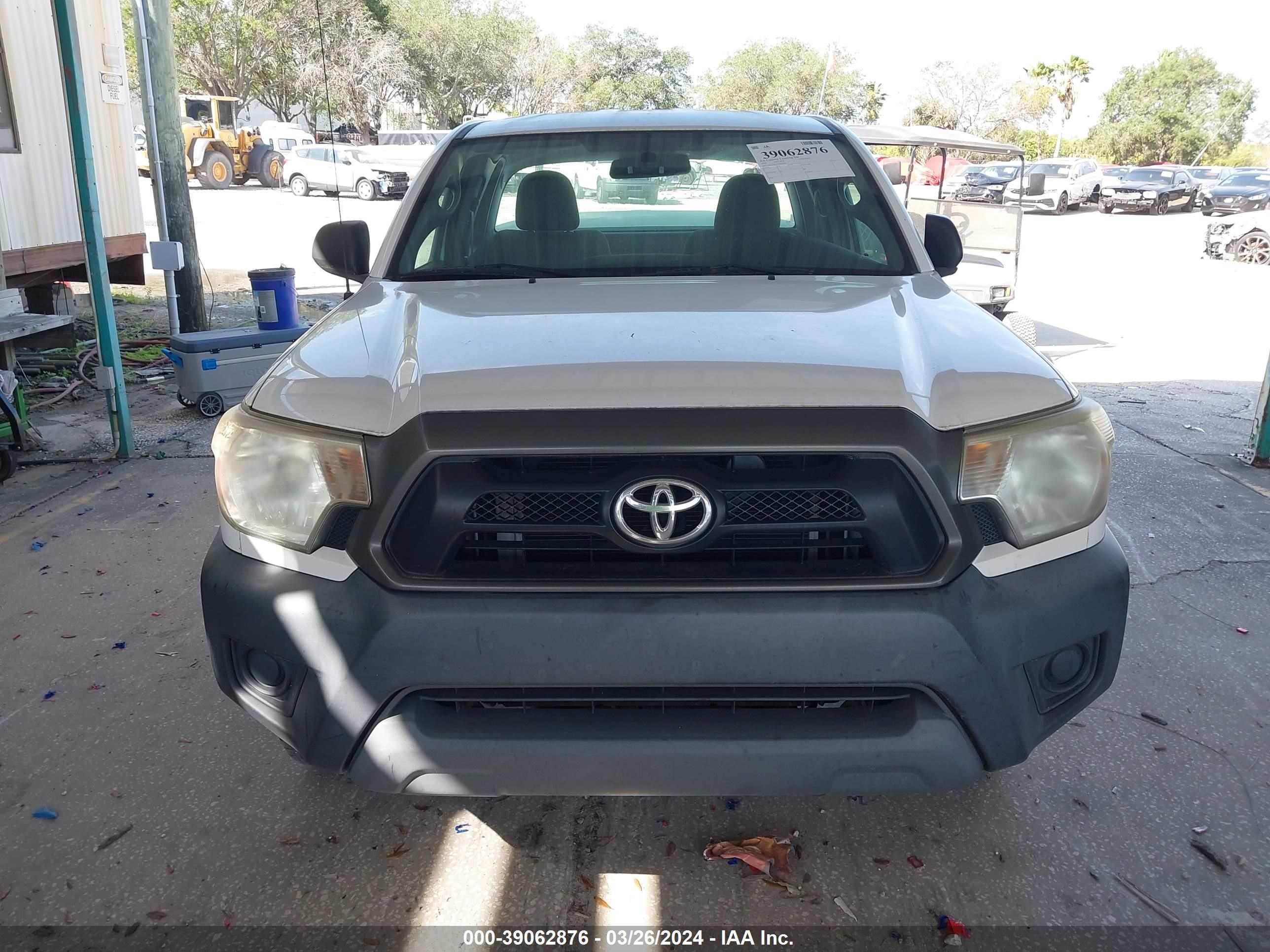 Photo 5 VIN: 5TFTX4CN2FX053824 - TOYOTA TACOMA 