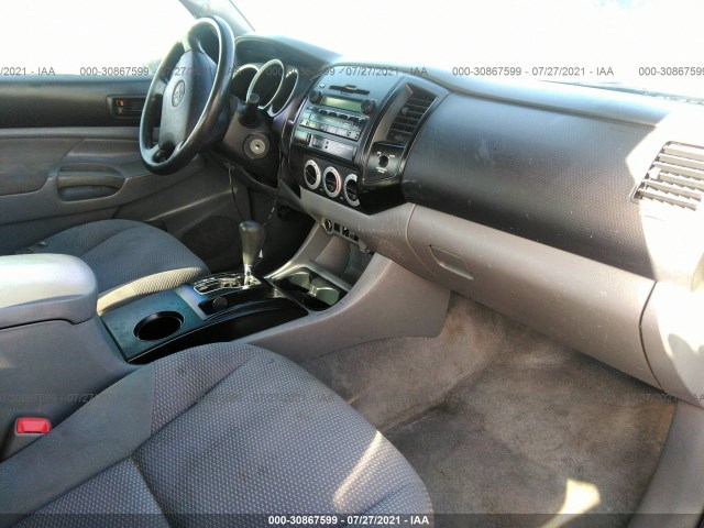 Photo 4 VIN: 5TFTX4CN3BX004903 - TOYOTA TACOMA 