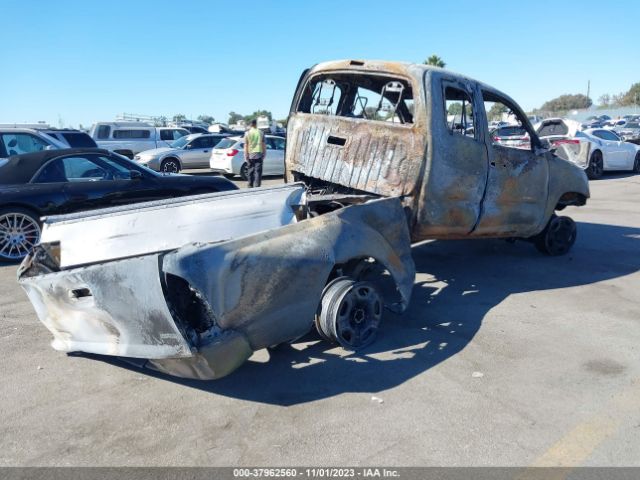 Photo 3 VIN: 5TFTX4CN3BX008613 - TOYOTA TACOMA 