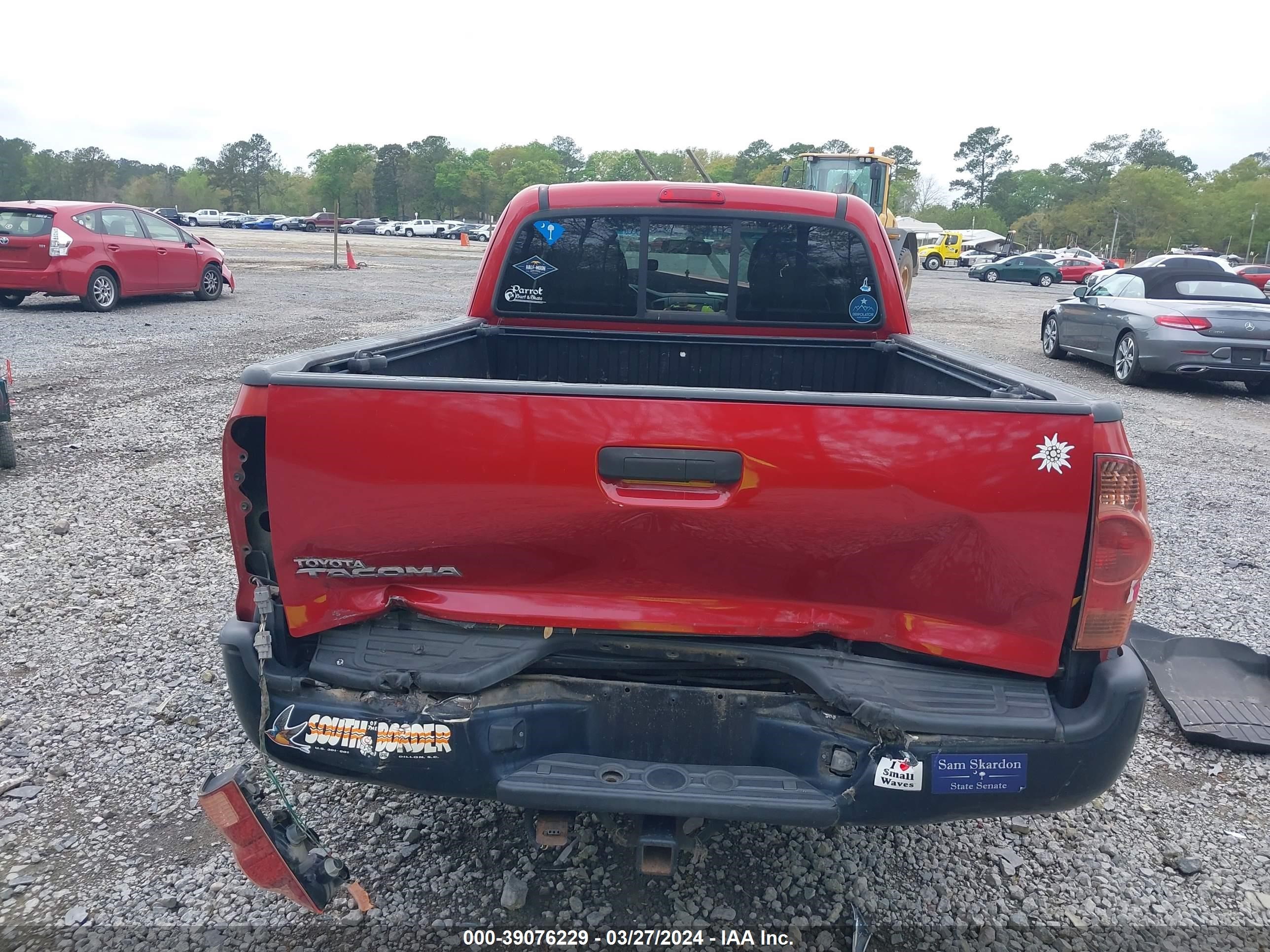 Photo 16 VIN: 5TFTX4CN3DX024877 - TOYOTA TACOMA 