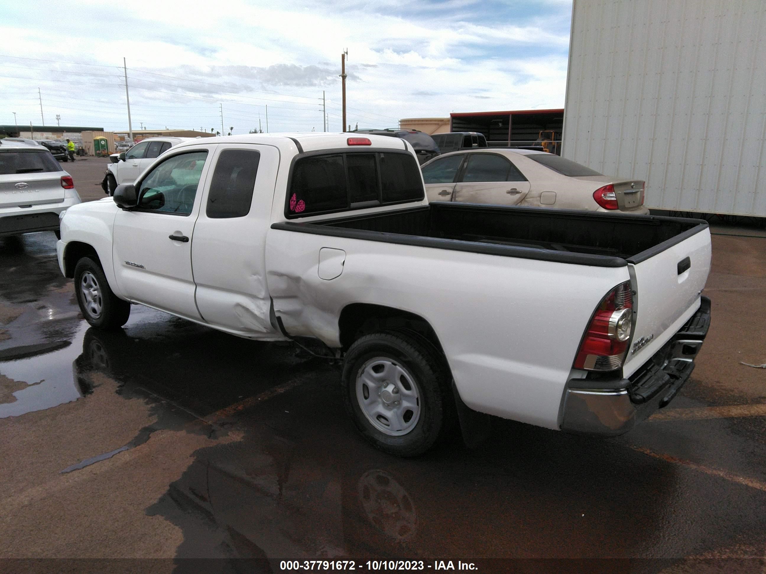 Photo 2 VIN: 5TFTX4CN4DX036147 - TOYOTA TACOMA 