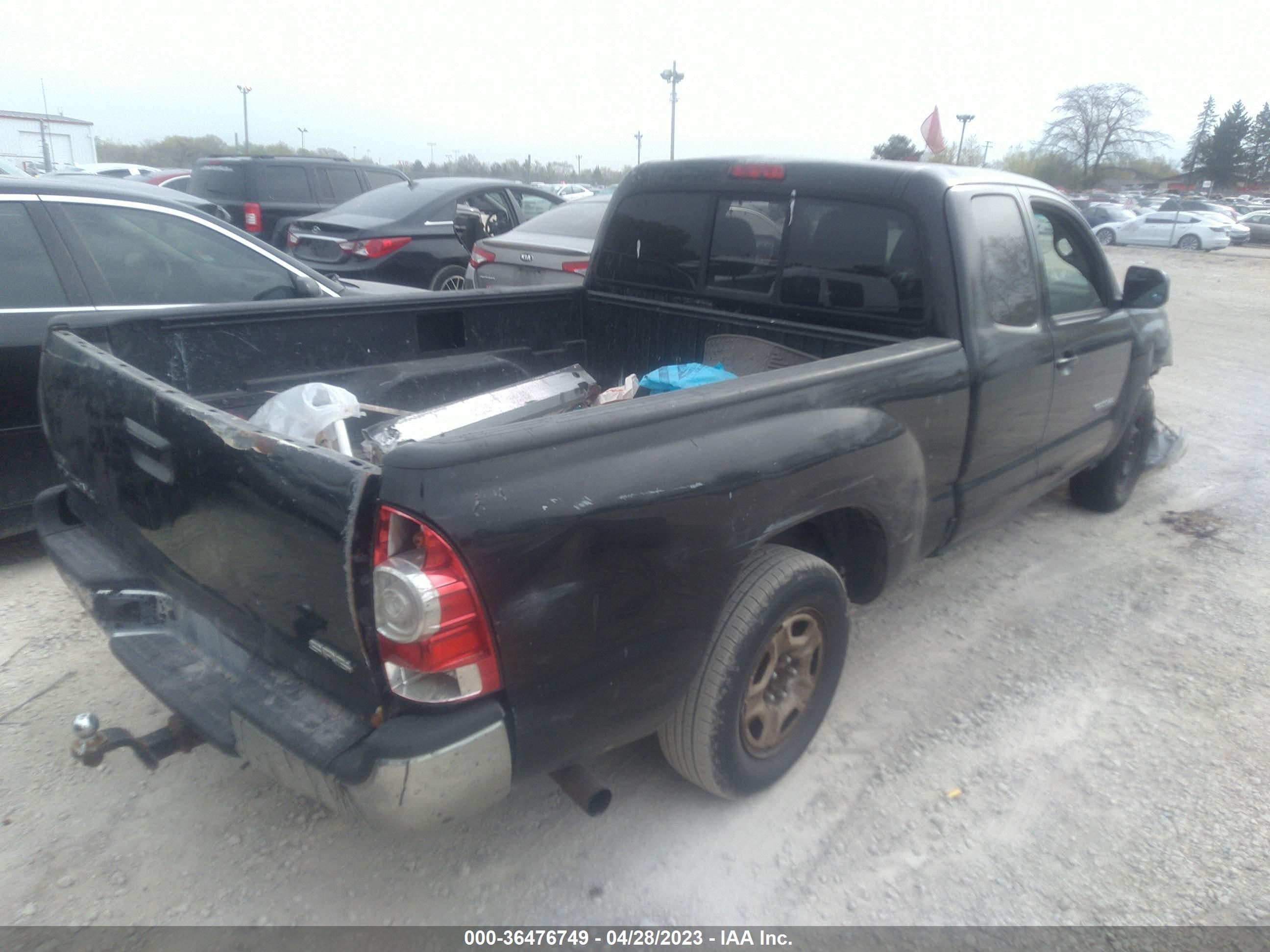 Photo 3 VIN: 5TFTX4CN6CX016710 - TOYOTA TACOMA 