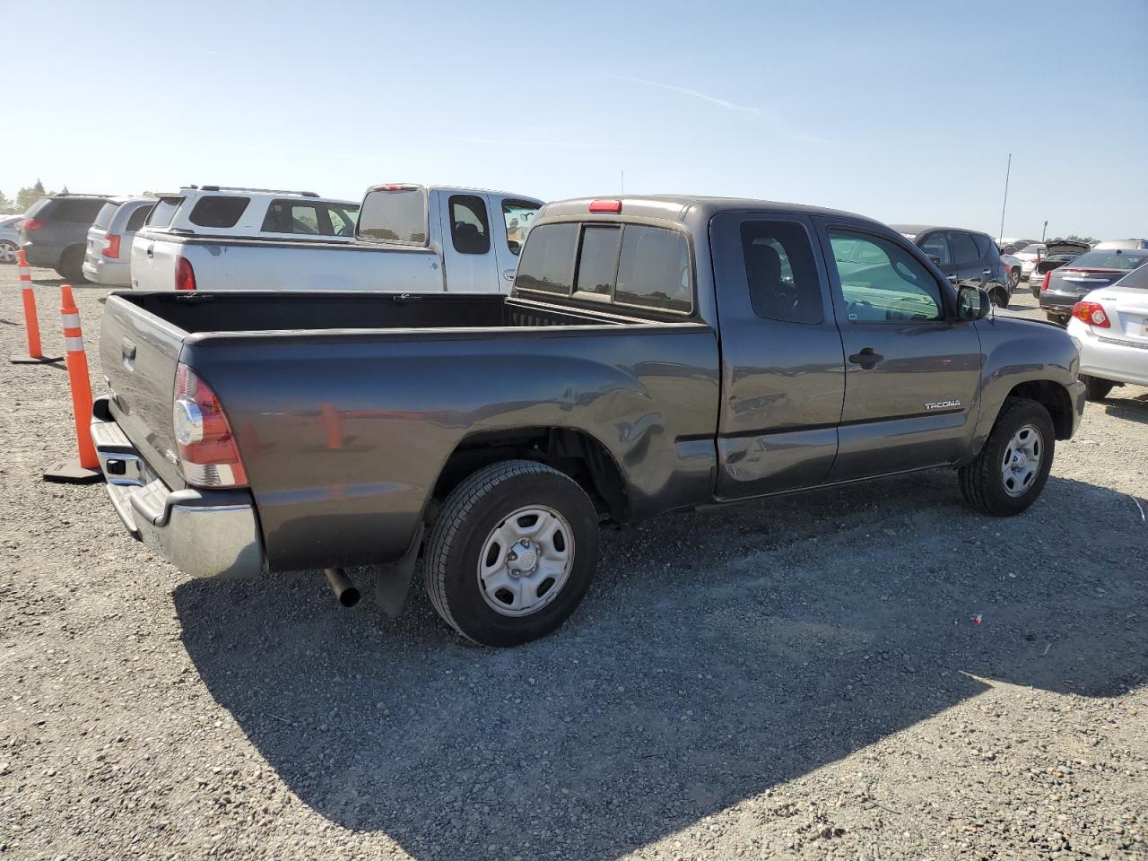 Photo 2 VIN: 5TFTX4CN6DX034786 - TOYOTA TACOMA 