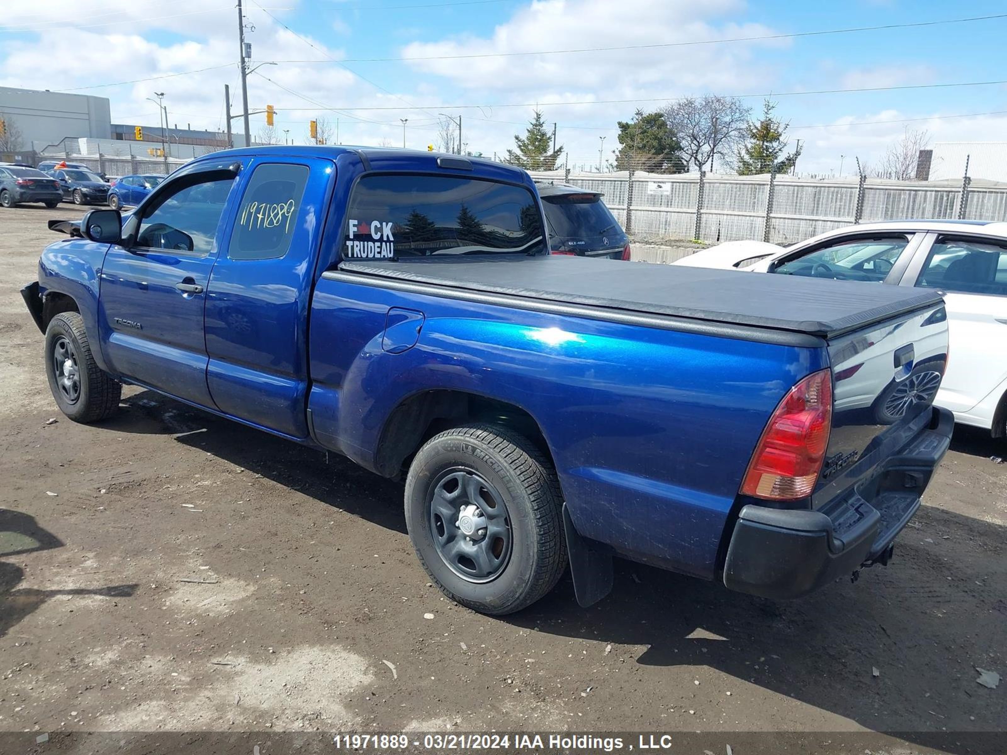 Photo 2 VIN: 5TFTX4CN7EX041523 - TOYOTA TACOMA 