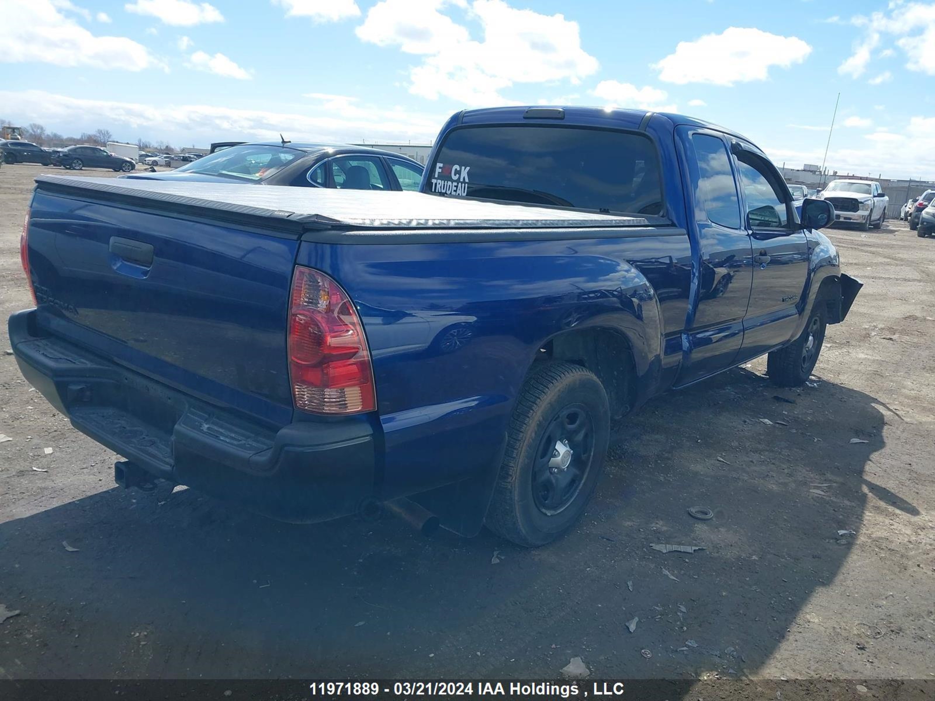 Photo 3 VIN: 5TFTX4CN7EX041523 - TOYOTA TACOMA 