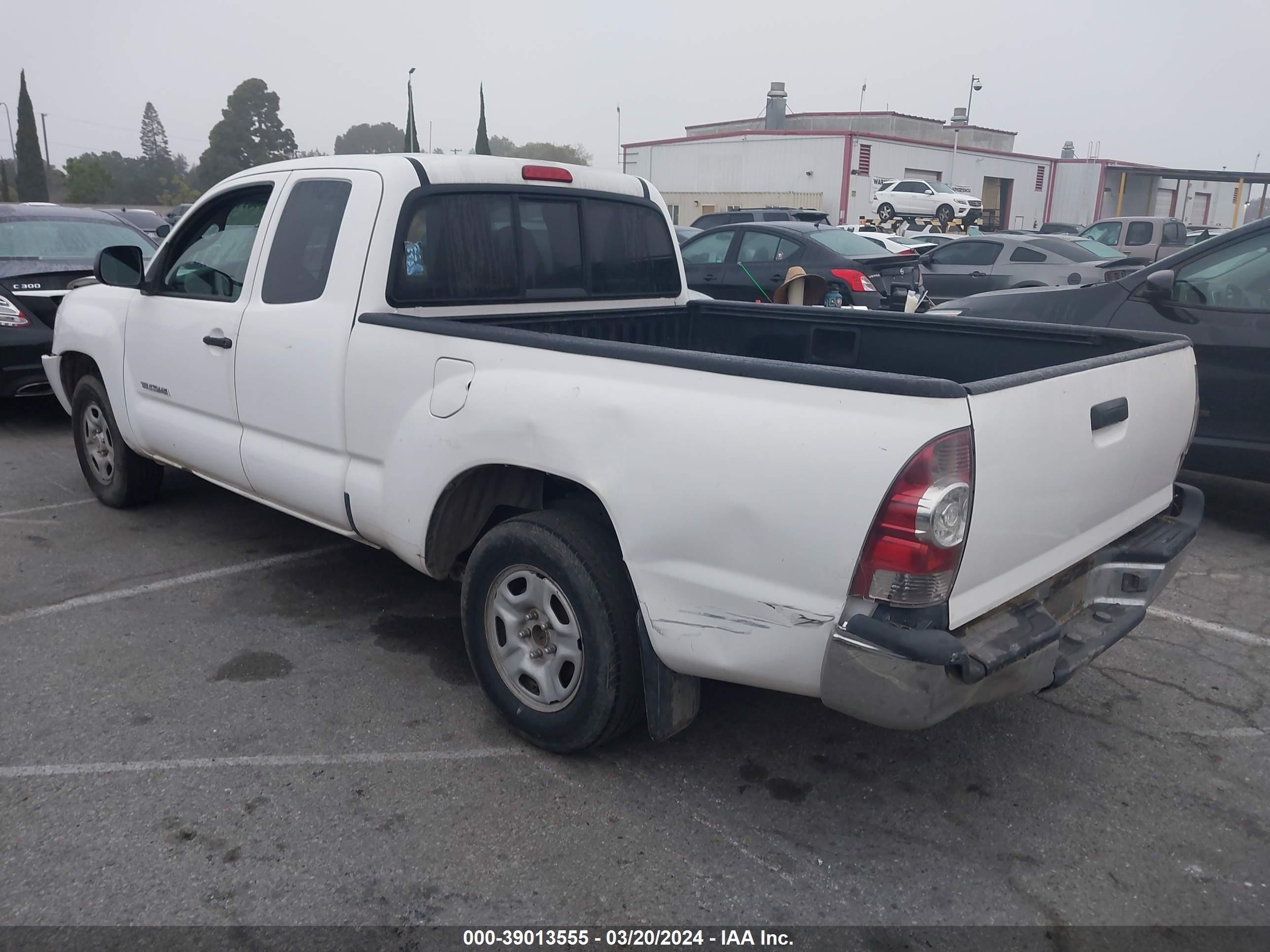 Photo 2 VIN: 5TFTX4CN8BX008994 - TOYOTA TACOMA 