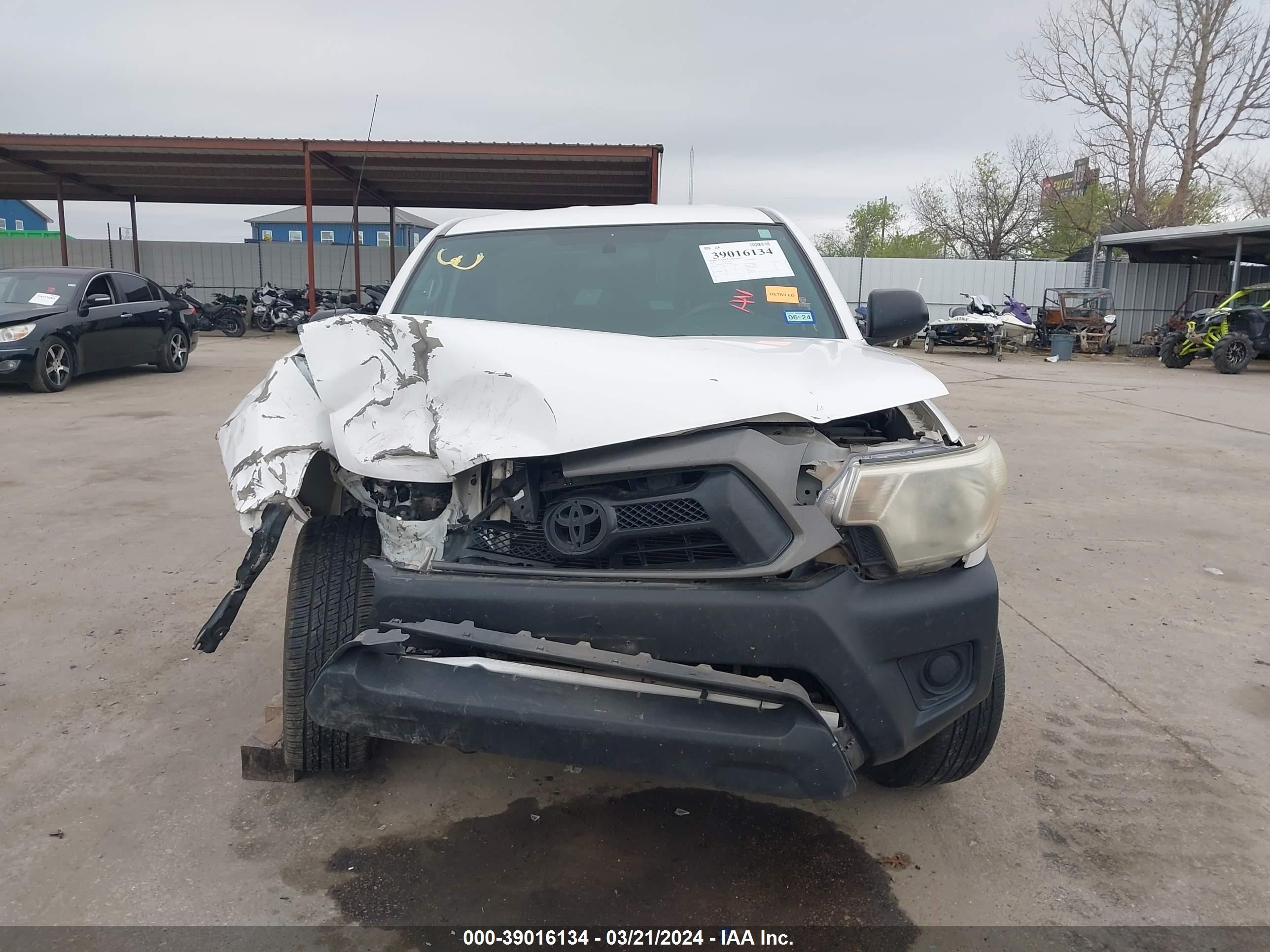 Photo 17 VIN: 5TFTX4CN8CX015946 - TOYOTA TACOMA 