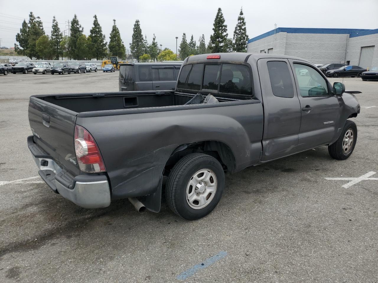 Photo 2 VIN: 5TFTX4CNXBX009211 - TOYOTA TACOMA 