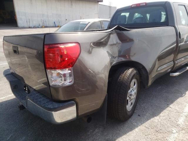 Photo 8 VIN: 5TFTY5F10CX007674 - TOYOTA TUNDRA DOU 