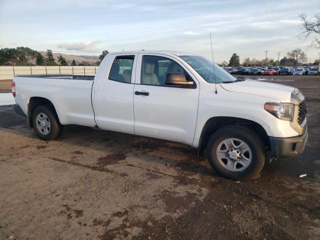 Photo 3 VIN: 5TFTY5F18JX009945 - TOYOTA TUNDRA 