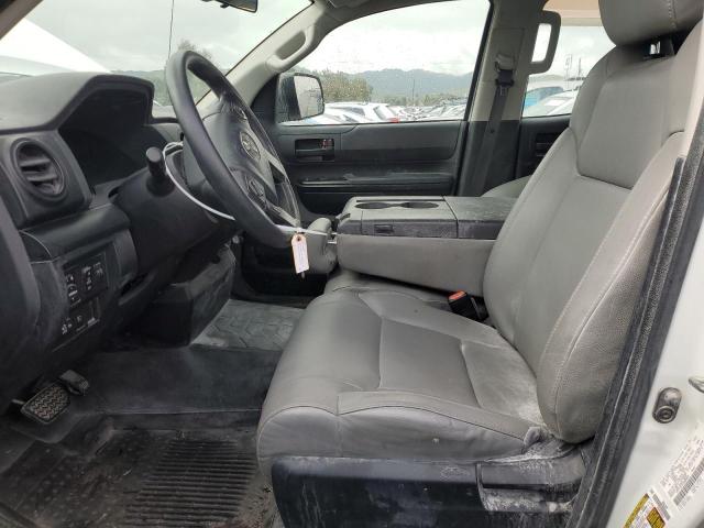 Photo 6 VIN: 5TFTY5F18JX009945 - TOYOTA TUNDRA 