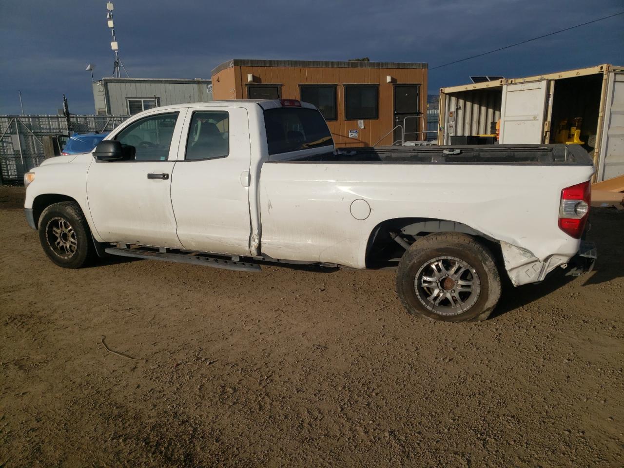 Photo 1 VIN: 5TFTY5F1XGX009308 - TOYOTA TUNDRA 