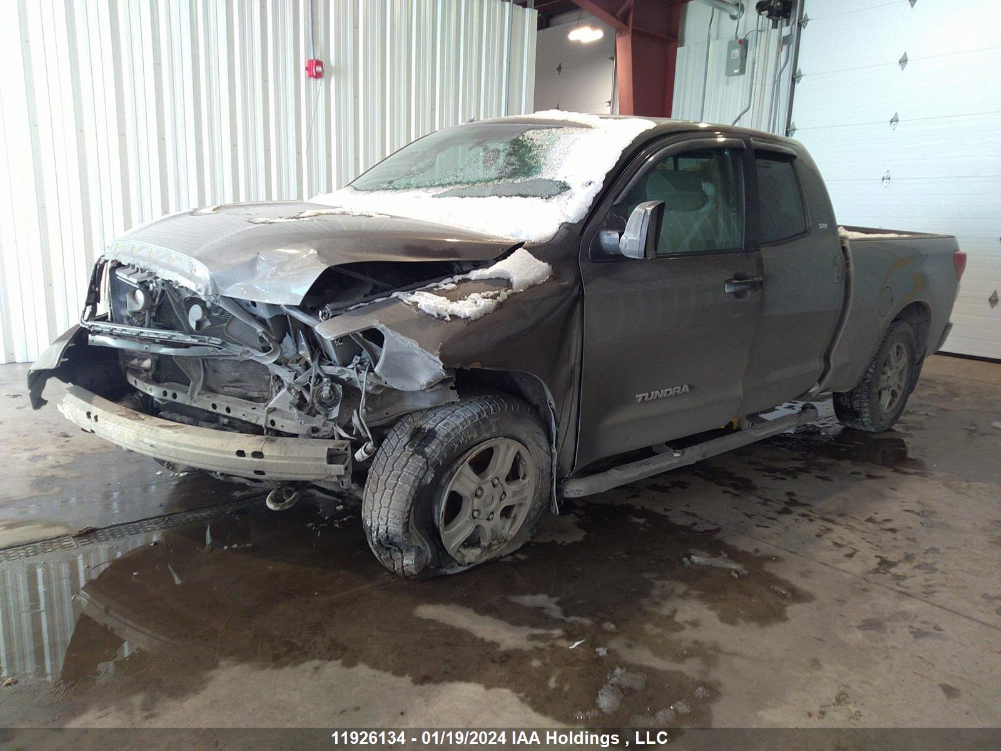 Photo 1 VIN: 5TFUM5F10BX016387 - TOYOTA TUNDRA 