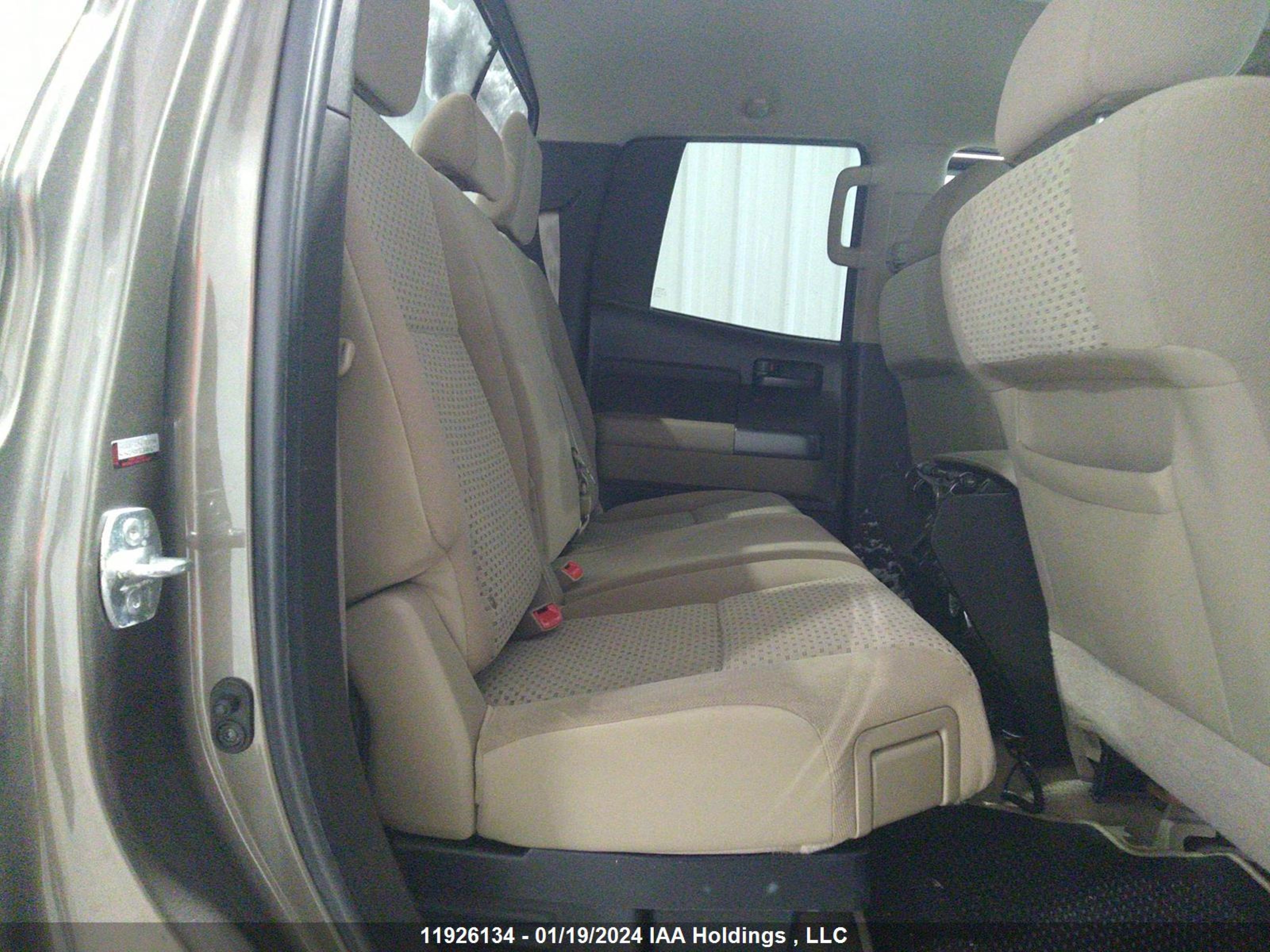 Photo 7 VIN: 5TFUM5F10BX016387 - TOYOTA TUNDRA 