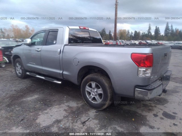 Photo 2 VIN: 5TFUM5F10BX023095 - TOYOTA TUNDRA 4WD TRUCK 