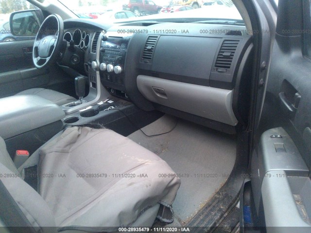 Photo 4 VIN: 5TFUM5F10BX023095 - TOYOTA TUNDRA 4WD TRUCK 