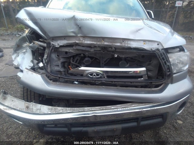 Photo 5 VIN: 5TFUM5F10BX023095 - TOYOTA TUNDRA 4WD TRUCK 