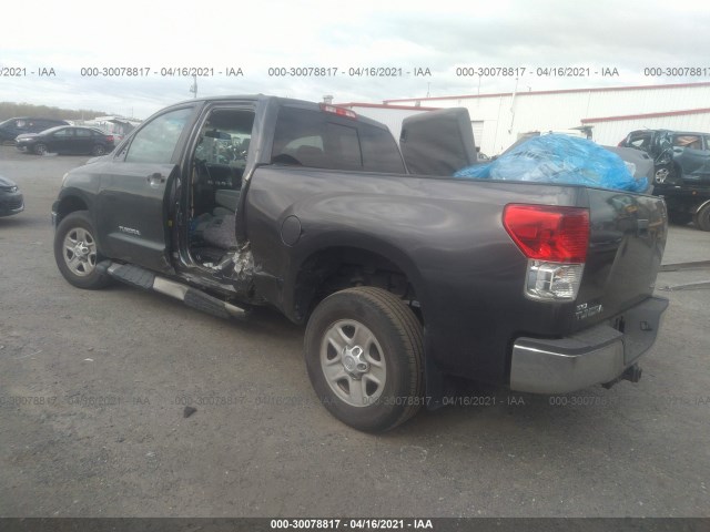 Photo 2 VIN: 5TFUM5F10DX048047 - TOYOTA TUNDRA 4WD TRUCK 