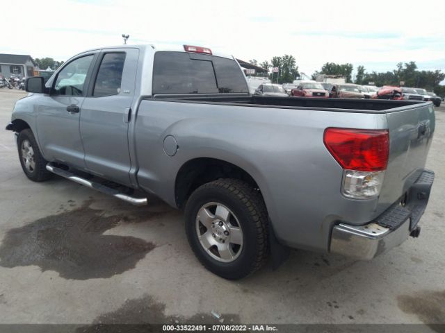 Photo 2 VIN: 5TFUM5F11BX022246 - TOYOTA TUNDRA 4WD TRUCK 