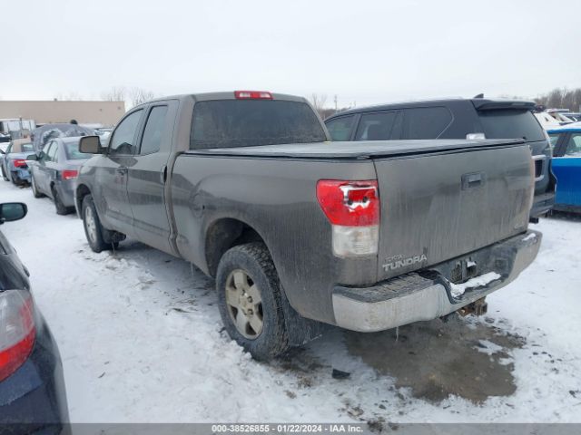 Photo 2 VIN: 5TFUM5F11BX025907 - TOYOTA TUNDRA 