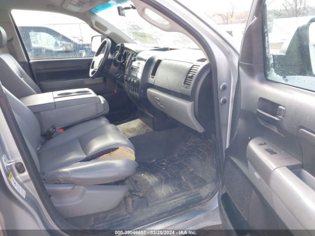 Photo 4 VIN: 5TFUM5F11DX047599 - TOYOTA TUNDRA 