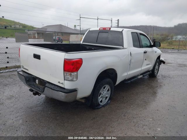 Photo 3 VIN: 5TFUM5F12AX004272 - TOYOTA TUNDRA 