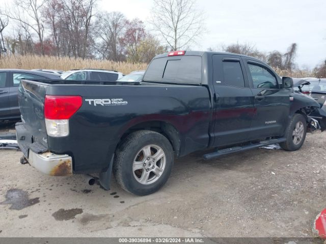 Photo 3 VIN: 5TFUM5F12AX005552 - TOYOTA TUNDRA 