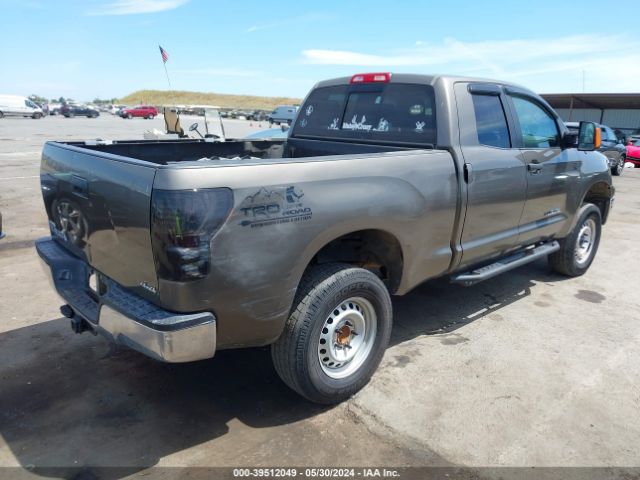 Photo 3 VIN: 5TFUM5F12AX009830 - TOYOTA TUNDRA 