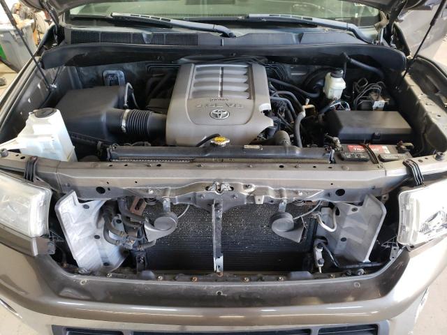 Photo 10 VIN: 5TFUM5F12AX013974 - TOYOTA TUNDRA 