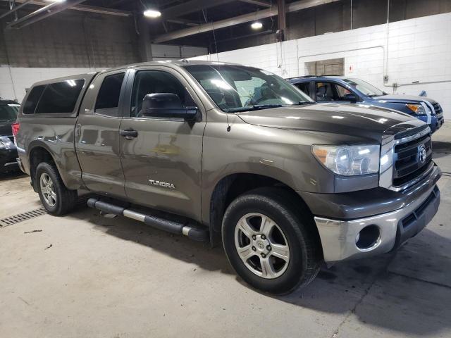 Photo 3 VIN: 5TFUM5F12AX013974 - TOYOTA TUNDRA 