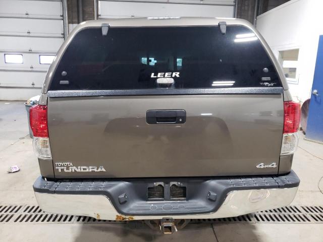 Photo 5 VIN: 5TFUM5F12AX013974 - TOYOTA TUNDRA 