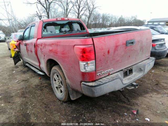 Photo 2 VIN: 5TFUM5F12BX017539 - TOYOTA TUNDRA 4WD TRUCK 