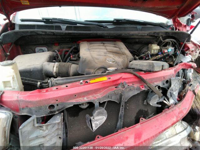 Photo 9 VIN: 5TFUM5F12BX017539 - TOYOTA TUNDRA 4WD TRUCK 