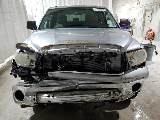 Photo 4 VIN: 5TFUM5F12BX019081 - TOYOTA TUNDRA DOU 