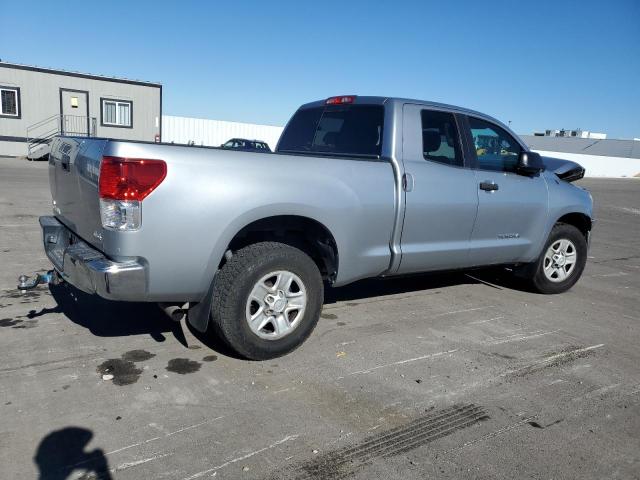 Photo 2 VIN: 5TFUM5F12DX044937 - TOYOTA TUNDRA DOU 