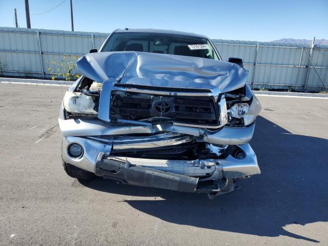 Photo 4 VIN: 5TFUM5F12DX044937 - TOYOTA TUNDRA DOU 