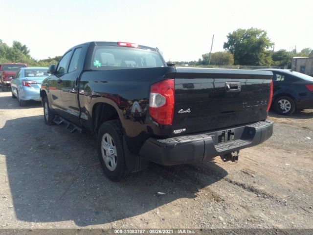 Photo 2 VIN: 5TFUM5F12HX073845 - TOYOTA TUNDRA 4WD 