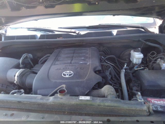 Photo 9 VIN: 5TFUM5F12HX073845 - TOYOTA TUNDRA 4WD 