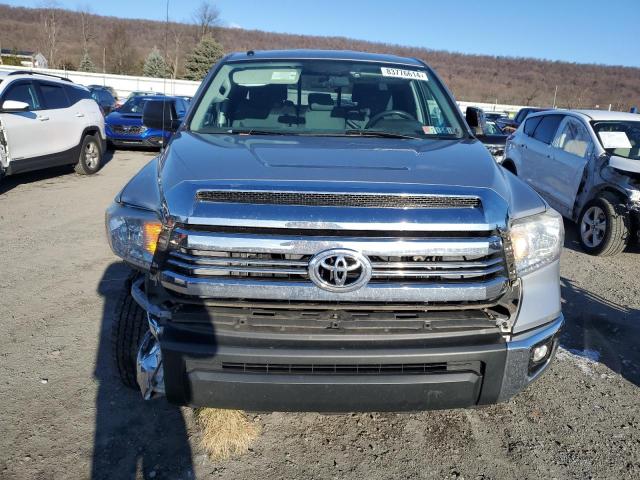 Photo 4 VIN: 5TFUM5F12HX073893 - TOYOTA TUNDRA DOU 